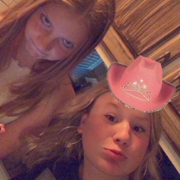 Meet your Posher, Mylee - Picture 1 of 1